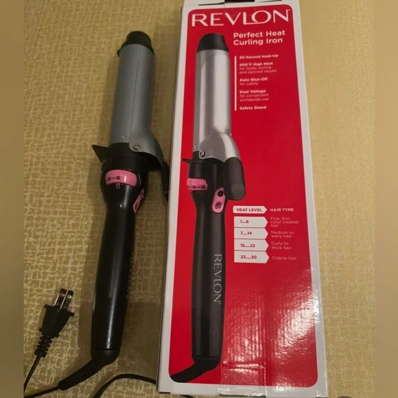 Revlon Ceramic Barrel Curling Iron - Black and Silver - Picture 2 of 3